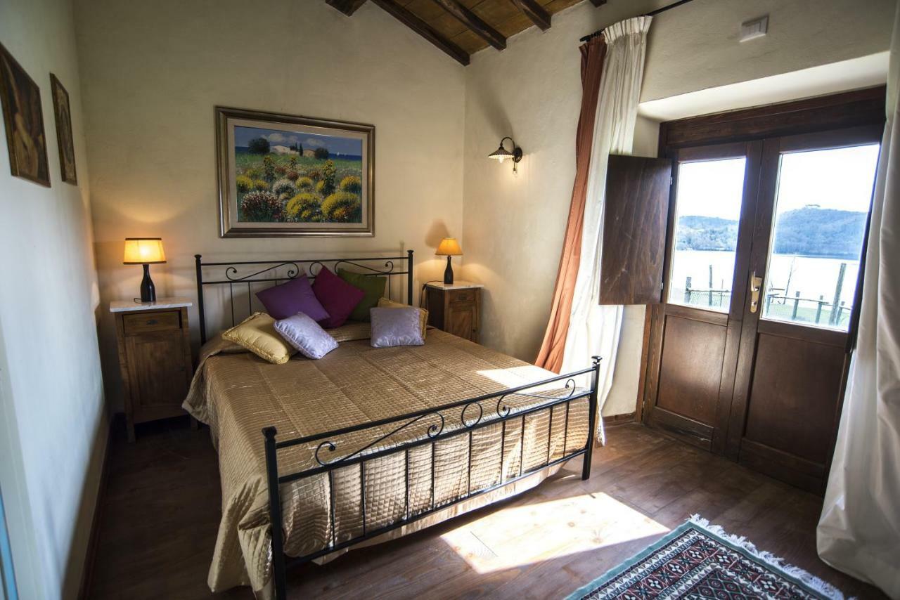 Agriturismo Lago Di Mezzano Valentano Exterior foto